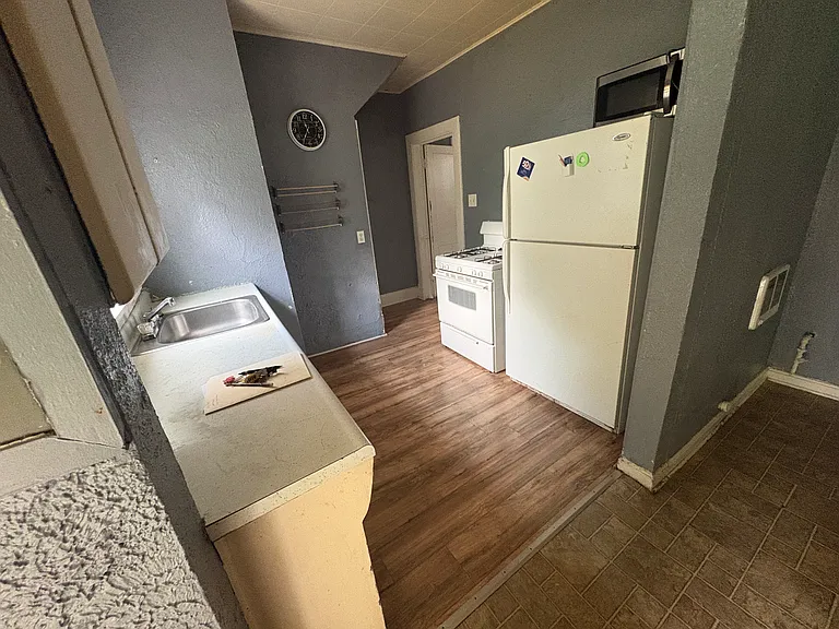 329 E Park Ave #B — Photo 10