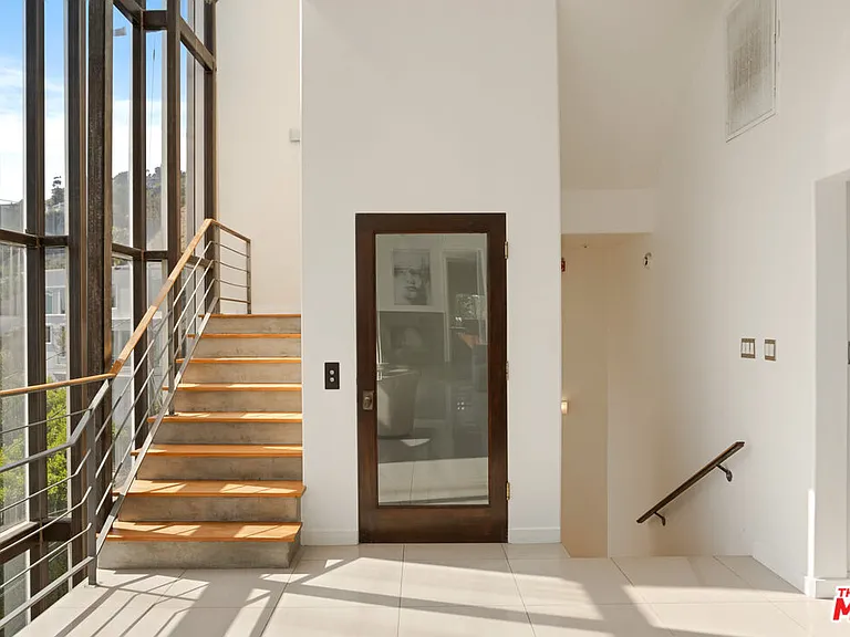 8435 Franklin Ave — Photo 6