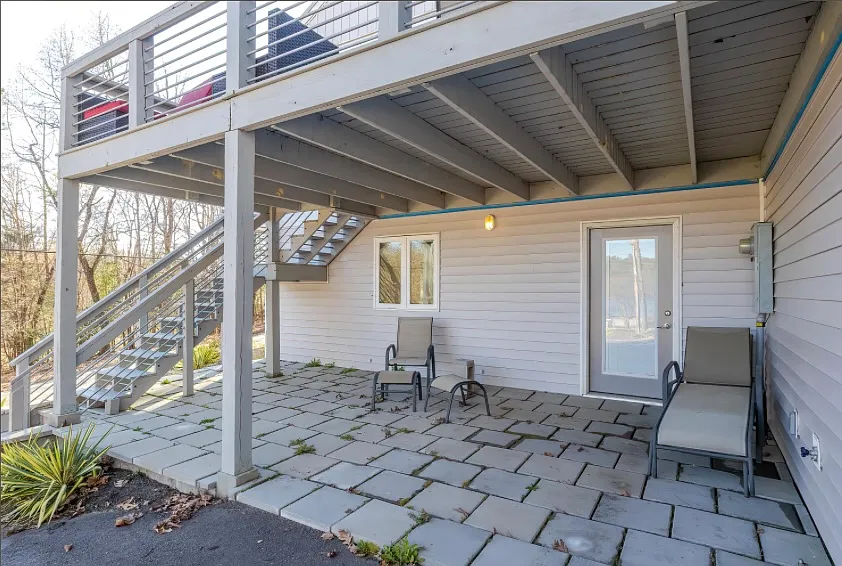 Studio, 650 sqft, $1,500 — Photo 3