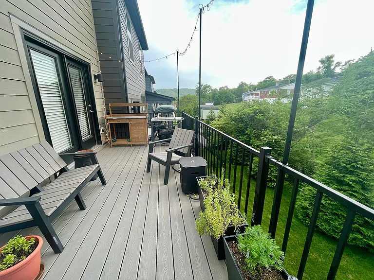 Main level deck