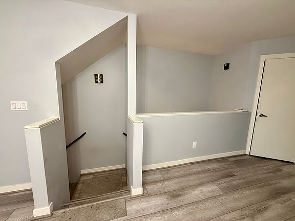 5th image of 11304 Corliss Ave N
