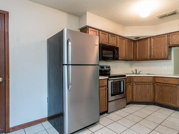 3rd image of 8720 HUNTINGTON WOODS Circle N