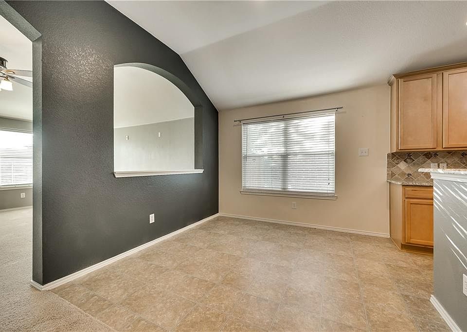 1st image of 1028 Shackelford Ln