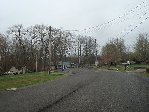 4th image of 217 Robert Ave