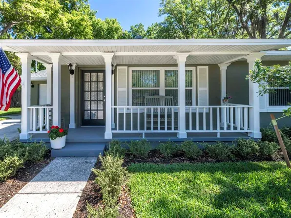 1210 N Donnelly St, Mount Dora, FL 32757