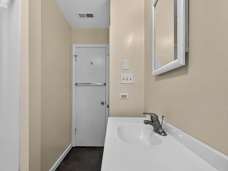 1272 Rio Rd E — Photo 16
