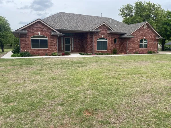 2328 Walnut Dr, Tuttle, OK 73089