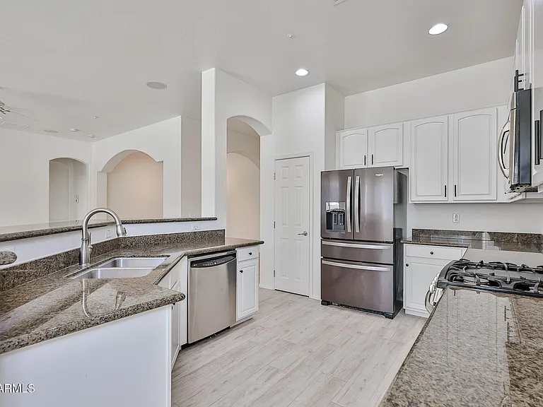 30870 N 125th Dr — Photo 10