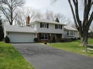 3045 Woodlark Ln, Eagan, MN 55121