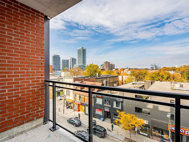 665 Queen St E #401 — Photo 10