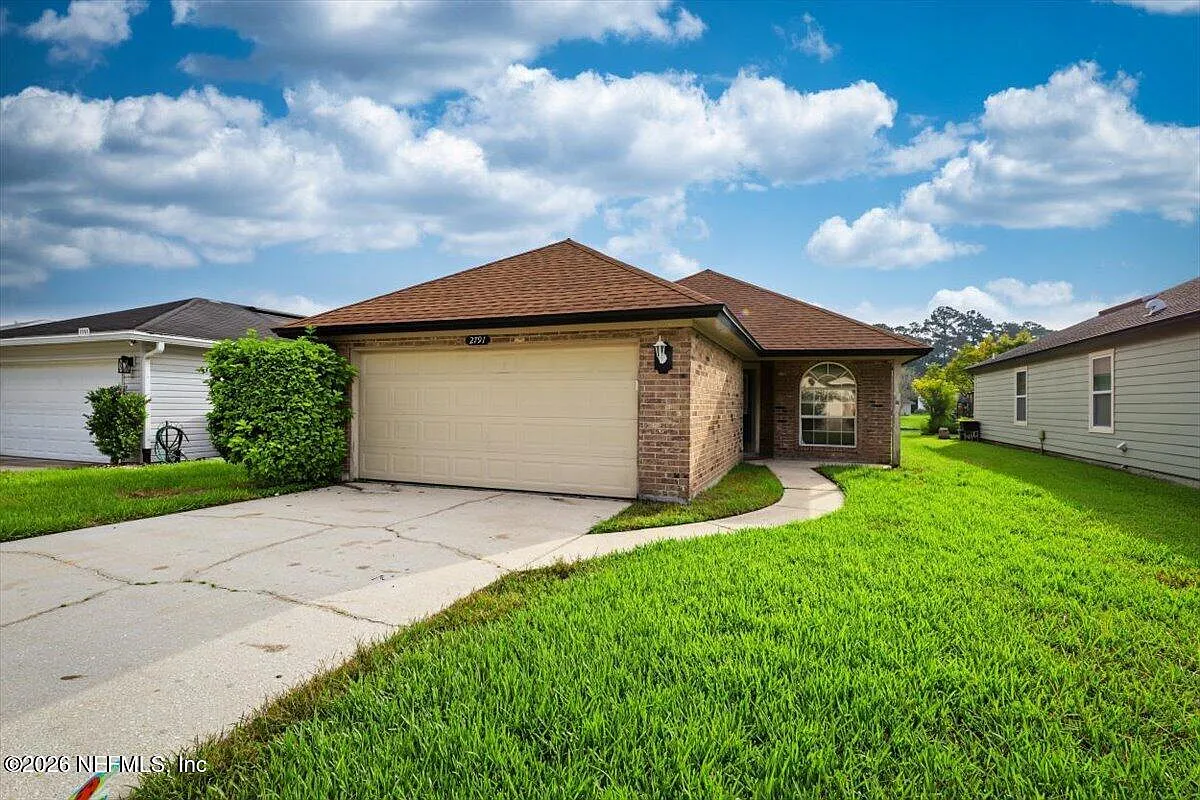 3 bed, 4.0 bath, 1577 sqft, $1,825 — Photo 2