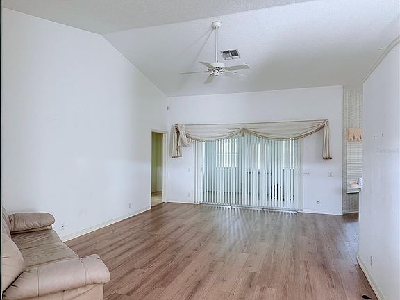 3rd image of 13928 TENNYSON DRIVE
