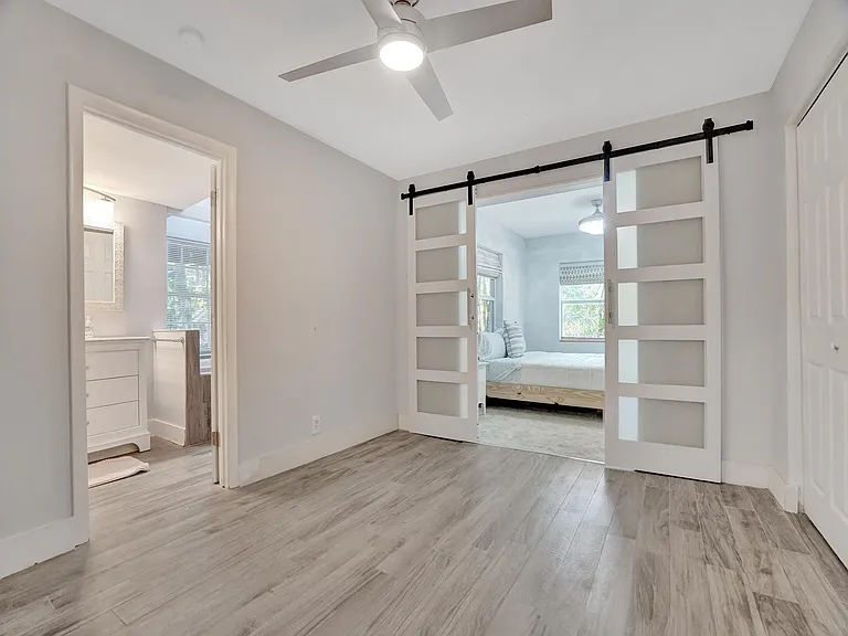 720 SW 11th Ct — Photo 23