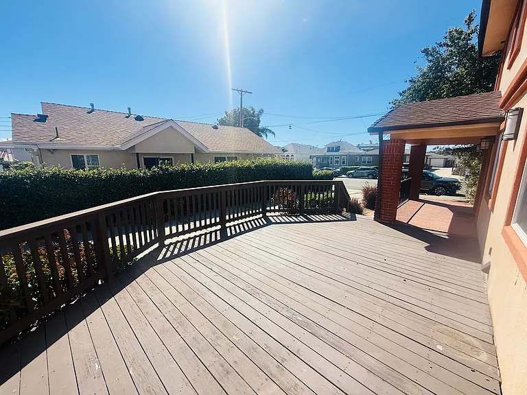 Large front deck
