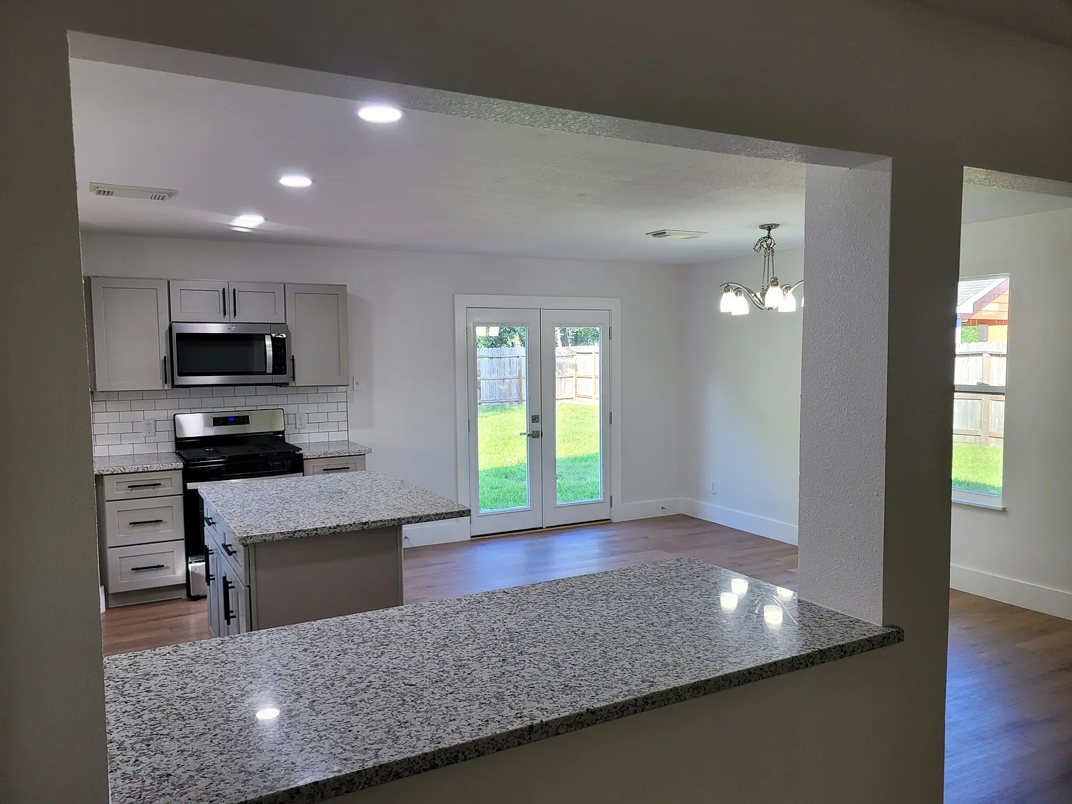 4 bed, 1500 sqft, $2,250 — Photo 3