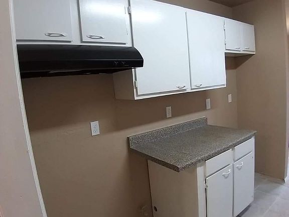 3rd image of 6403 Hollow Oaks Dr