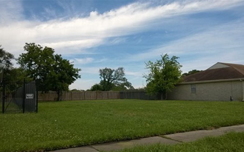 2nd image of 7921 Pebble Dr