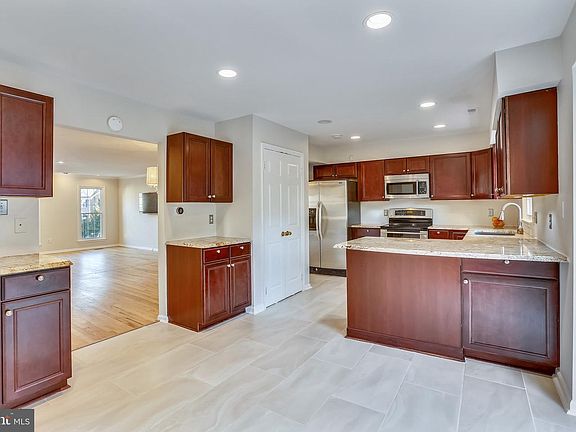3rd image of 11141 Cedarwood Dr