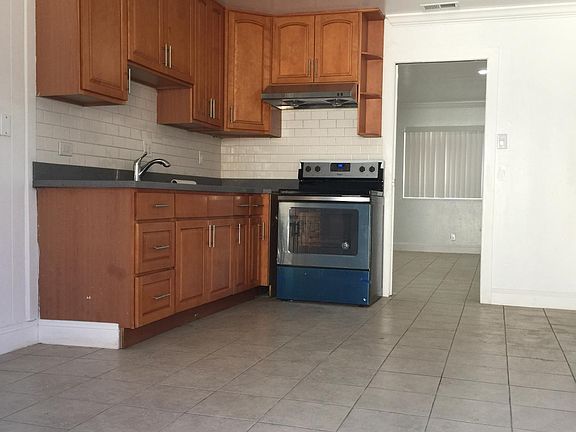 4th image of 521 Fairview Dr