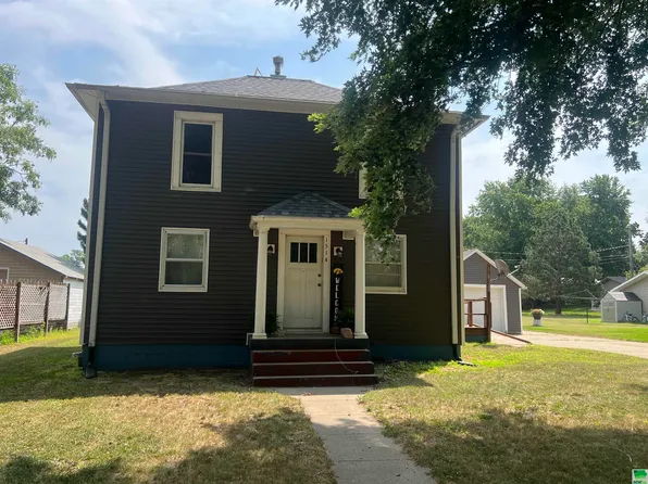 1514 Avenue M, Hawarden, IA 51023