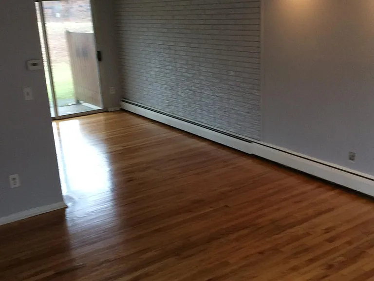 24 Woodward Ave #23 — Photo 8