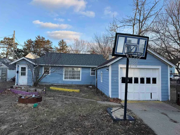607 Blackhawk Blvd, South Beloit, IL 61080