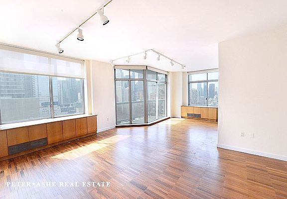 4th image of 188 E 64th St #2302A