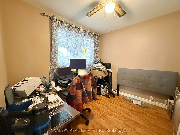 1102 Langlois Ave — Photo 7