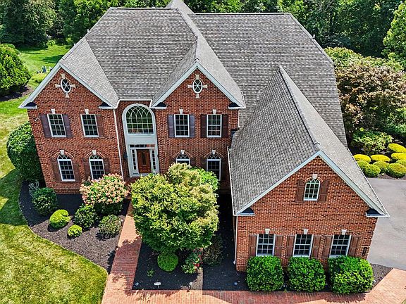 2nd image of 1376 Spring Hill Rd