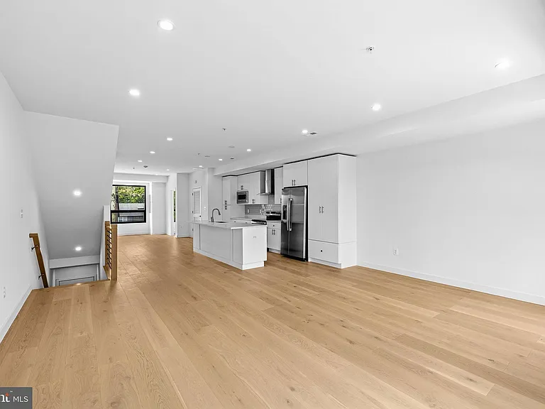 2534 Elvans Rd SE — Photo 28
