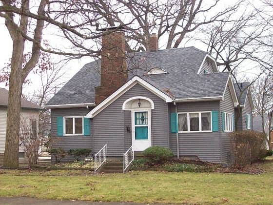 1st image of 123 W 10th St