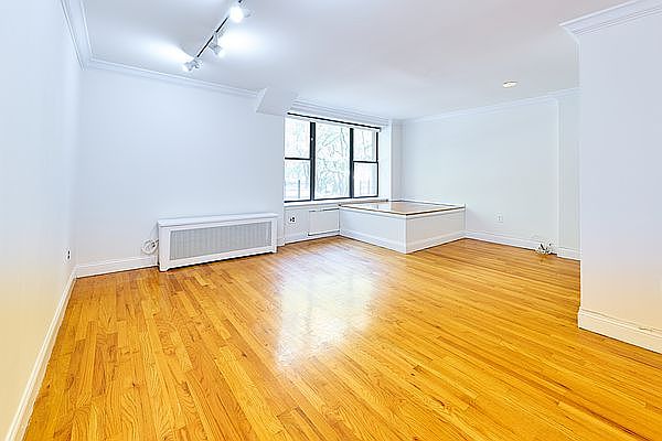 1st image of 240 E 90th St APT 1A