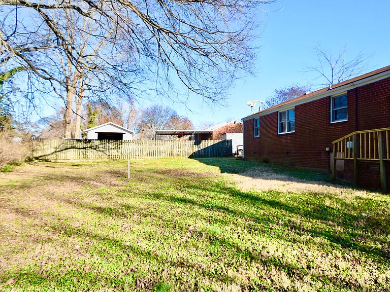 120 Donelsonwood Dr — Photo 17