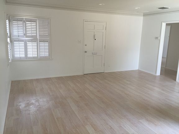 4th image of 5507 Crebs Ave