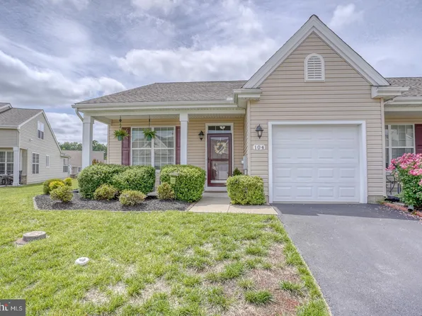 104 Larkspur Ln, Smyrna, DE 19977