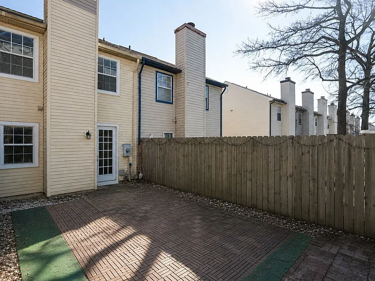 436 Peregrine St — Photo 36