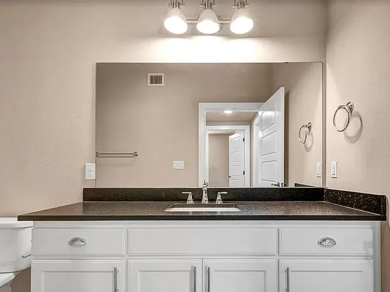 602 Cherry St — Photo 12