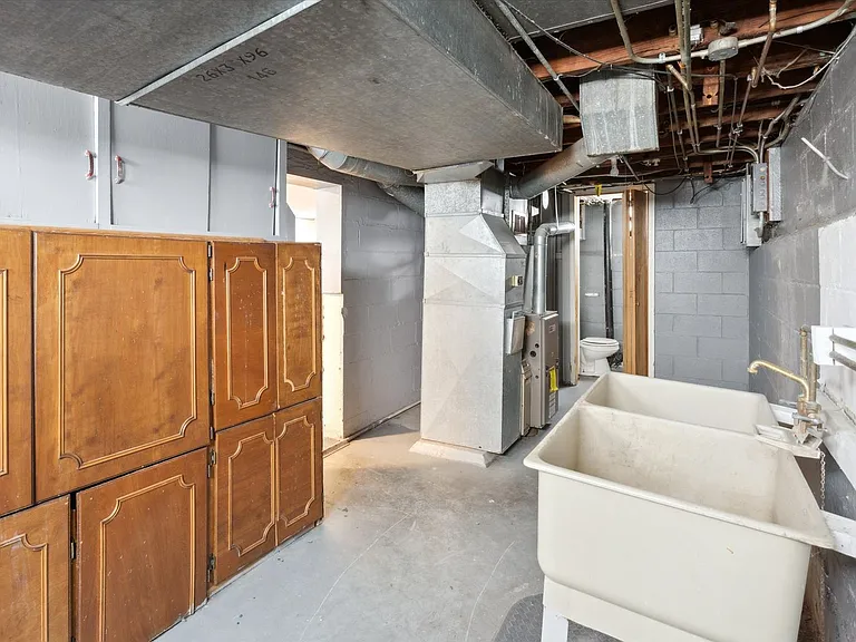 9504 S Highland Ave — Photo 22