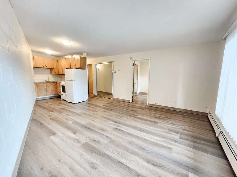 303 9a St NW — Photo 8