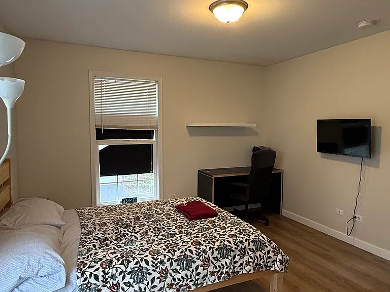 Yale Cir — Photo 2