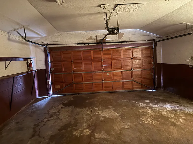 209 Bayshore Dr — Photo 3