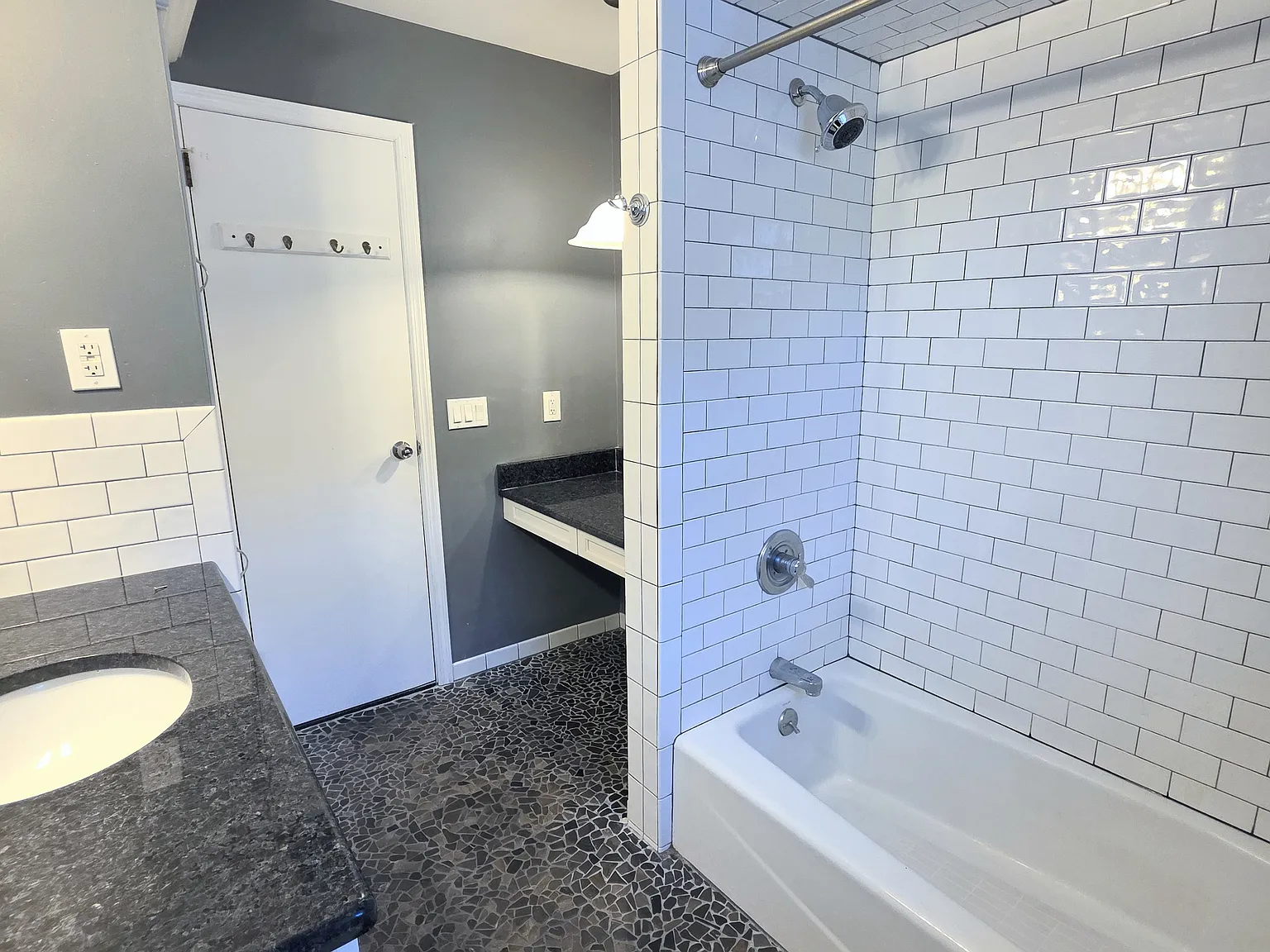 2 bed, 1200 sqft, $2,300 — Photo 4