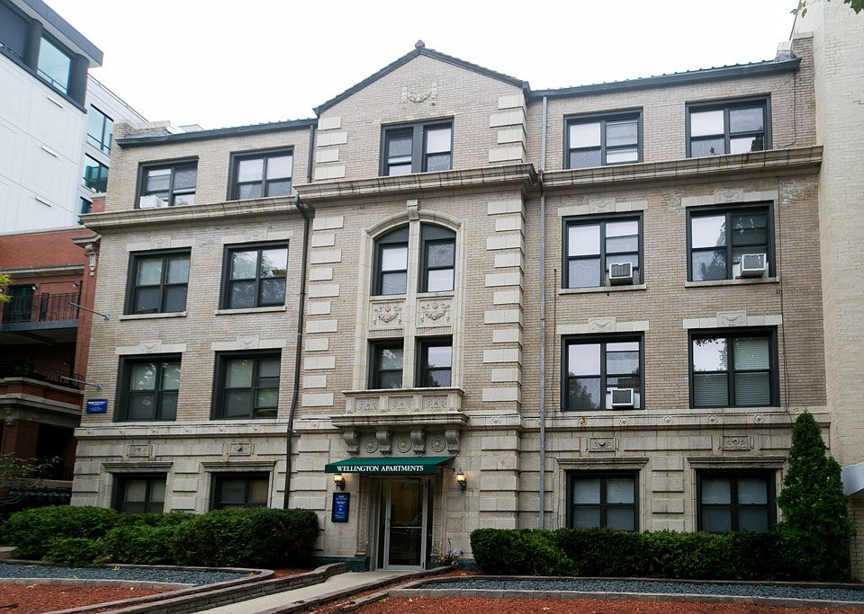 1st image of 540 W Wellington Ave #309