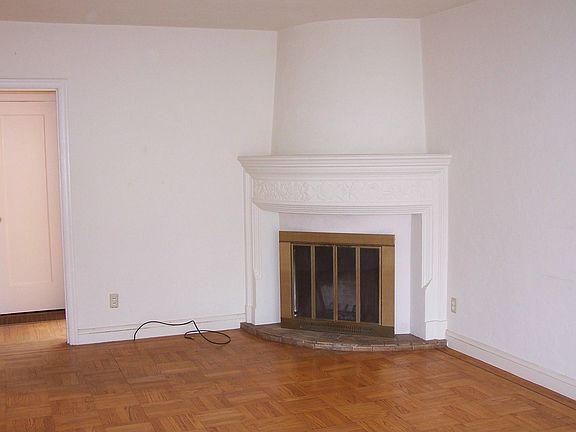 4th image of 2163 30th Ave