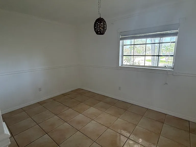 3300 SW 126th Ave — Photo 5