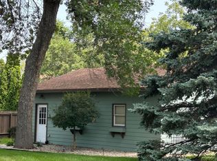 910 Foss Pl, Mitchell, SD 57301