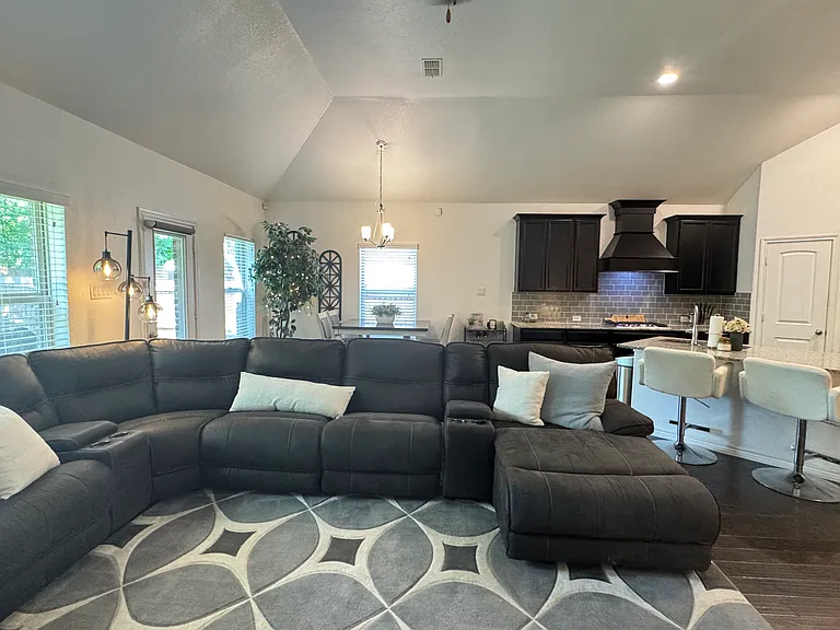 1020 Lake Sierra Way — Photo 3
