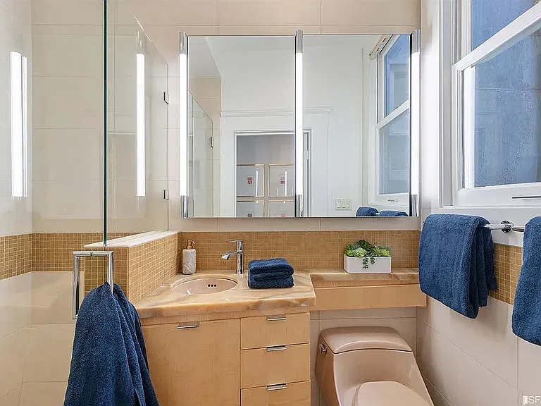 1700 Jones St #6 — Photo 9