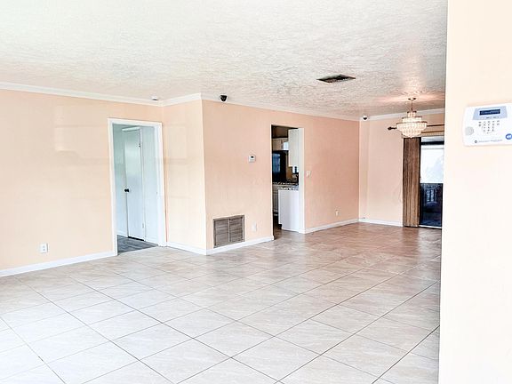 3rd image of 650 SW 28TH Way