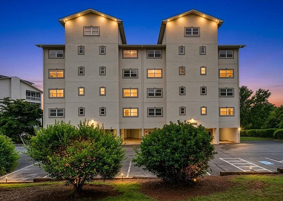 1st image of 3221 Holland Ct